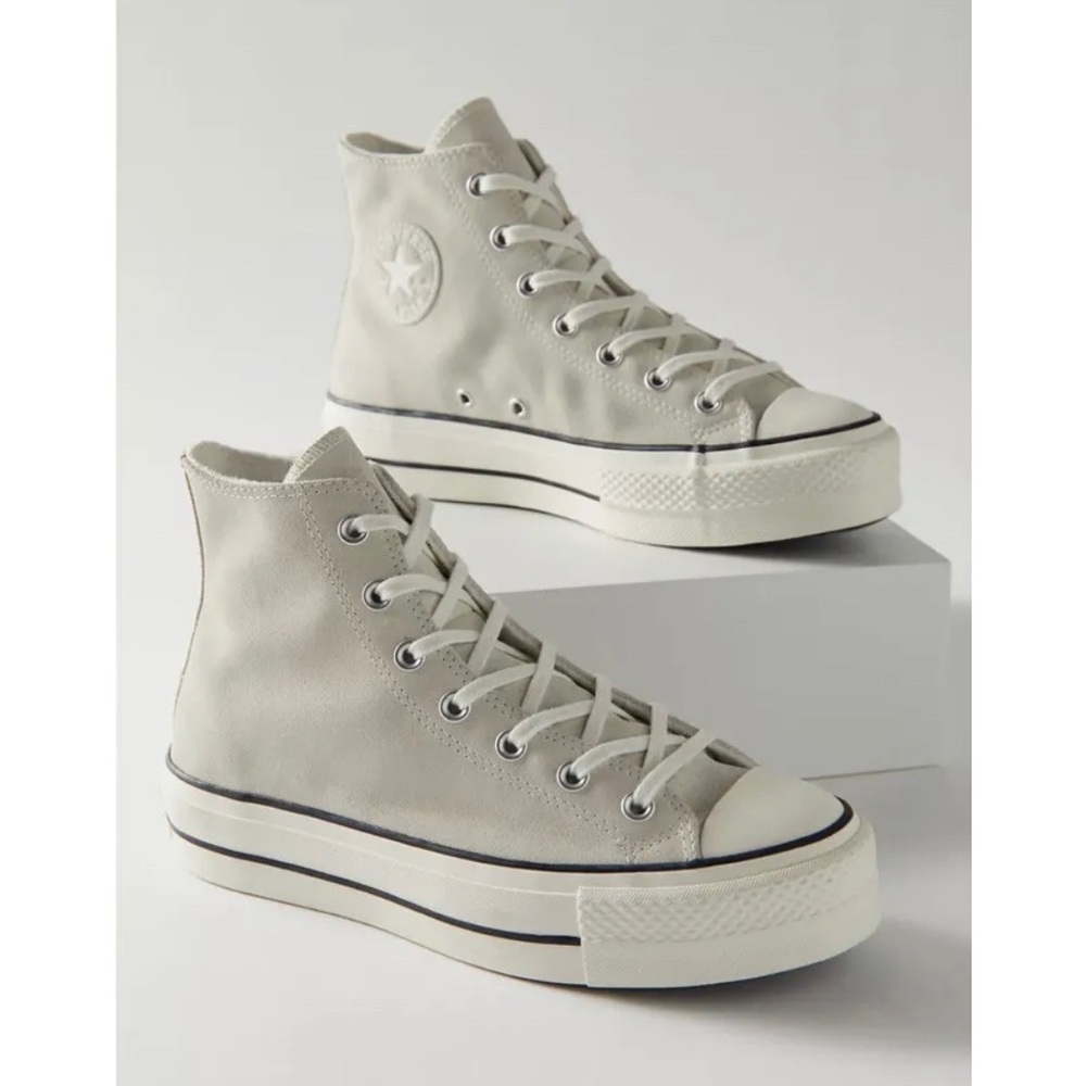 Converse Chuck Taylor All Star Suede Platform High Top Sneaker
